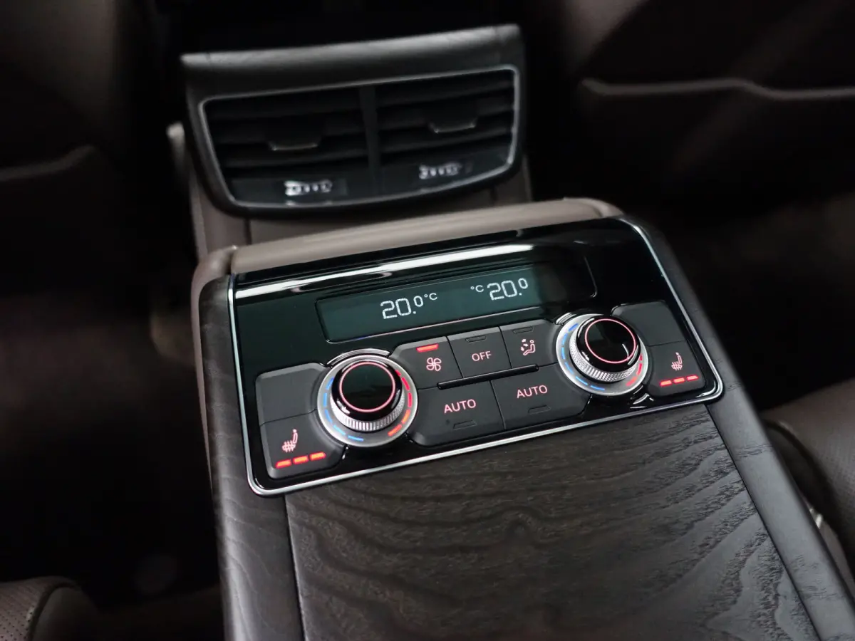 4.0 TFSI S8 Quattro Design selection- Stoelmassage, Head Up, Stoelventilatie, Alcantara interieur afwerking
