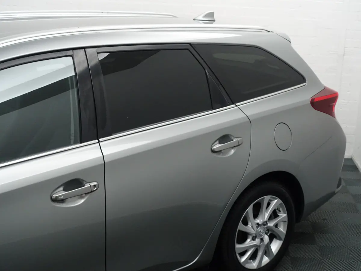 1.8 Hybrid Dynamic Aut- Camera, Navigatie, Comfort Interieur, Lane Assist, Clima