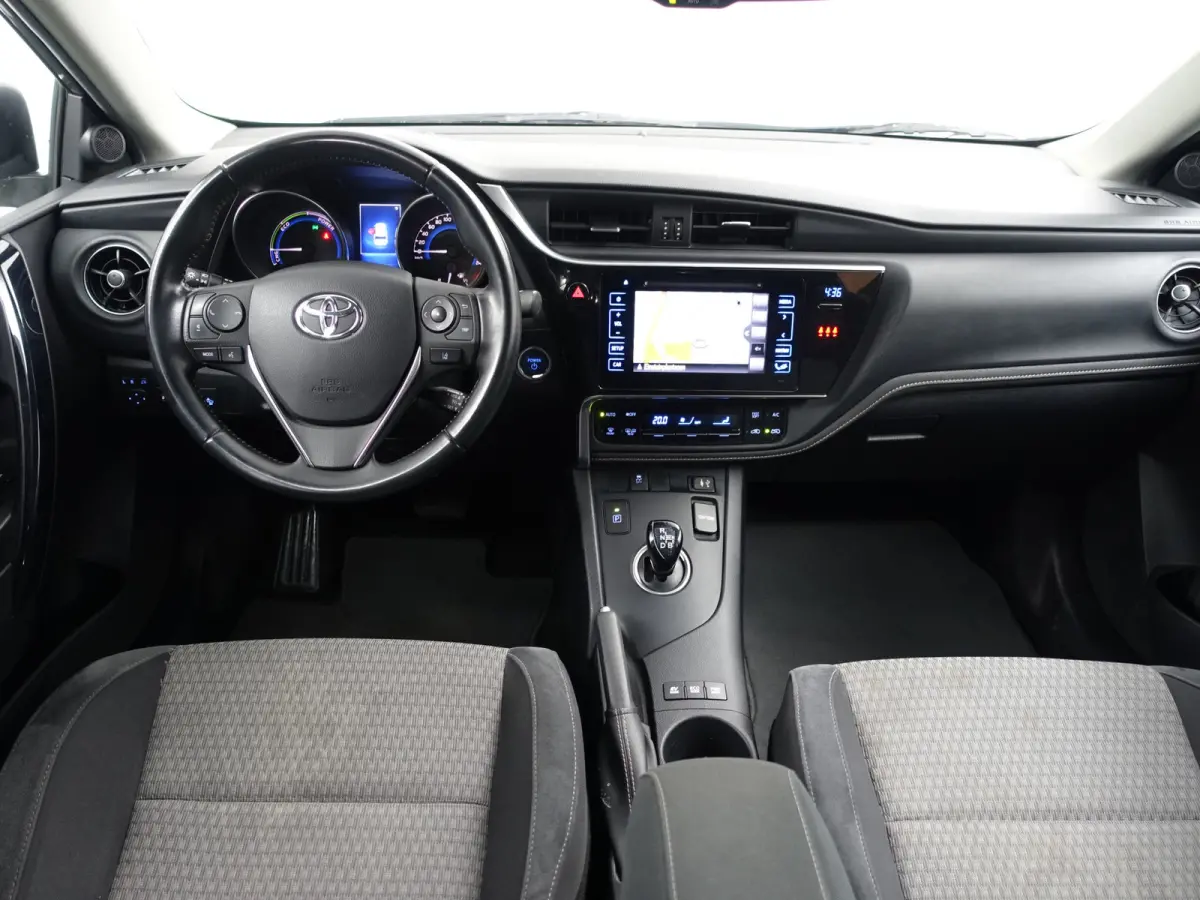 1.8 Hybrid Dynamic Aut- Camera, Navigatie, Comfort Interieur, Lane Assist, Clima