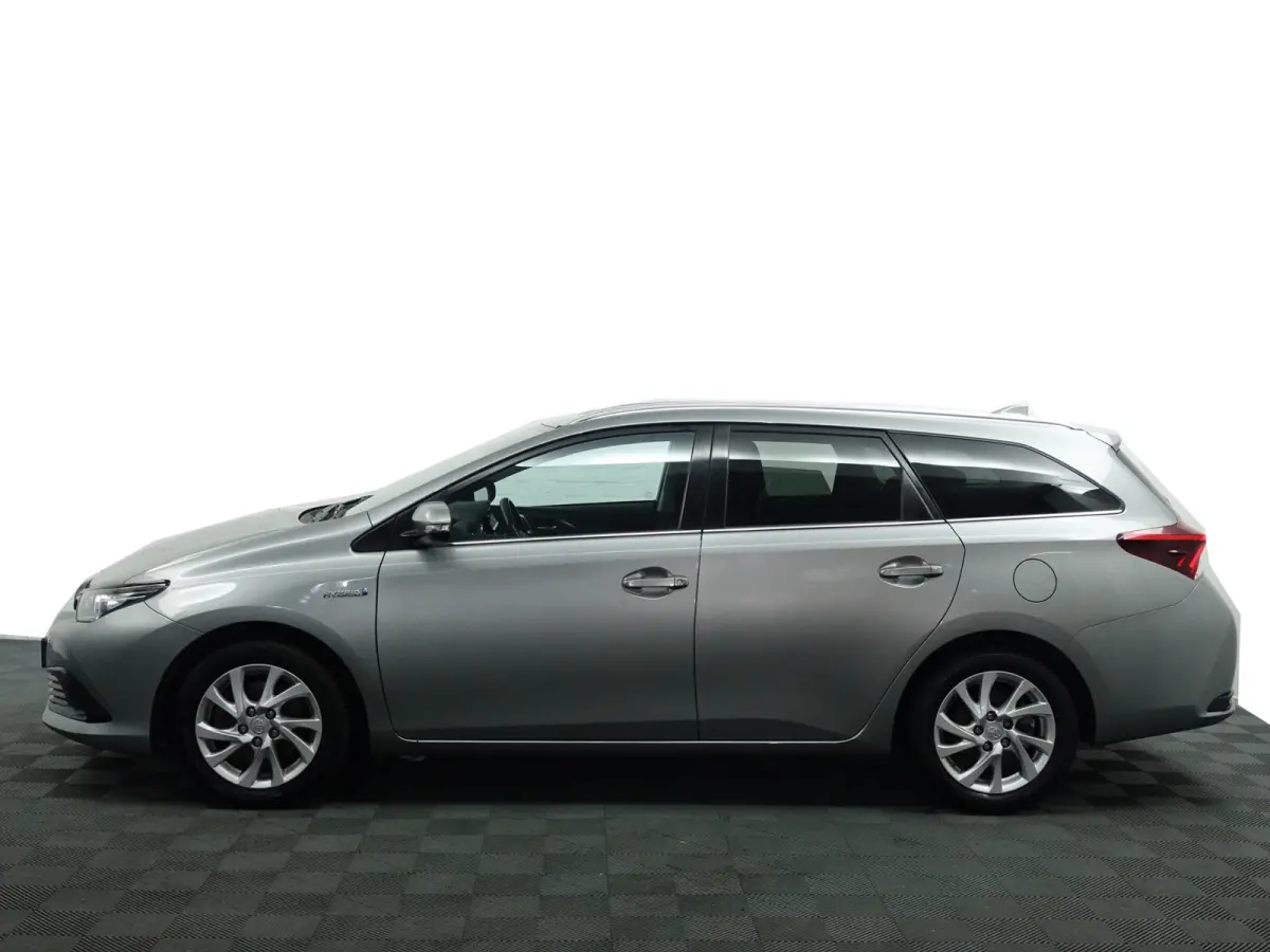 1.8 Hybrid Dynamic Aut- Camera, Navigatie, Comfort Interieur, Lane Assist, Clima