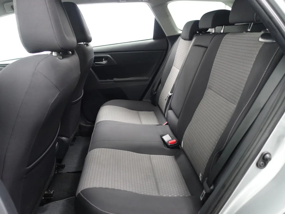 1.8 Hybrid Dynamic Aut- Camera, Navigatie, Comfort Interieur, Lane Assist, Clima