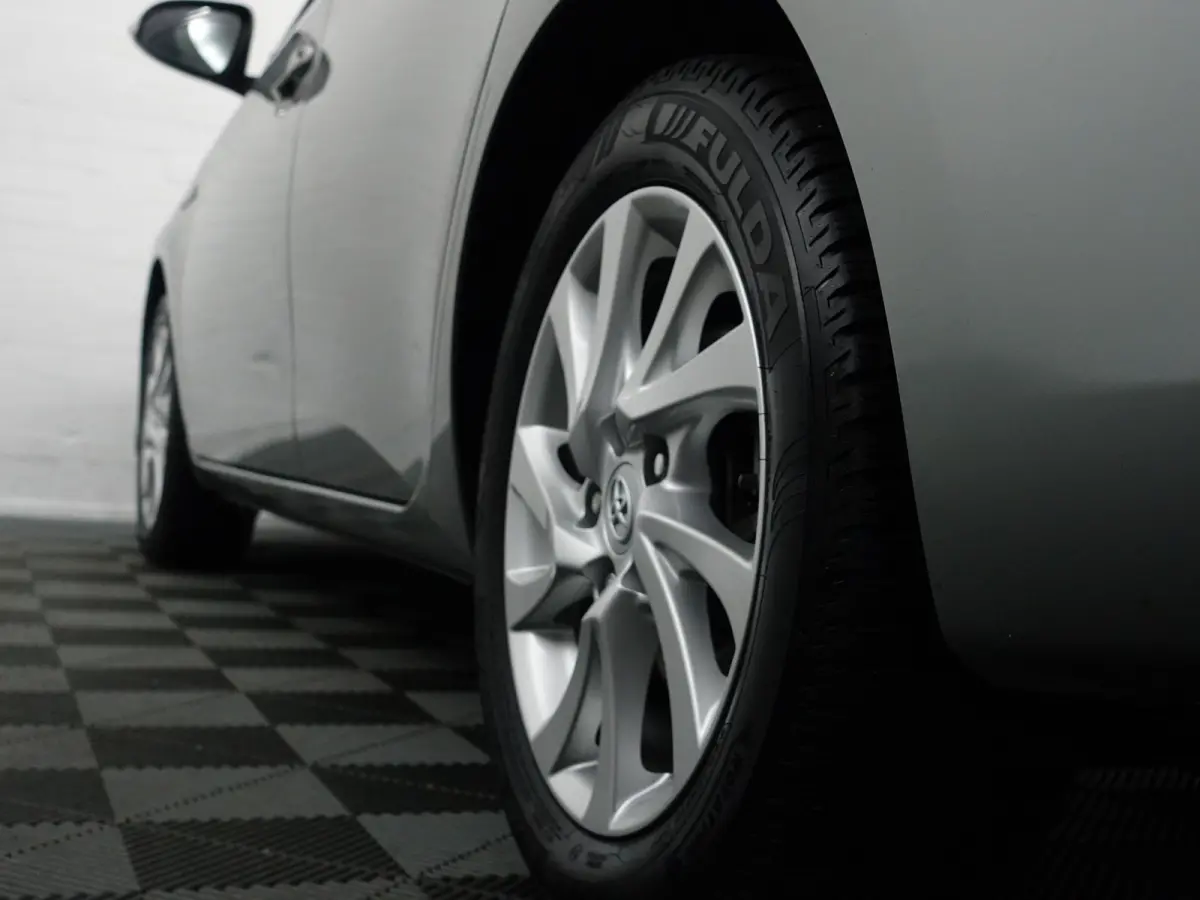 1.8 Hybrid Dynamic Aut- Camera, Navigatie, Comfort Interieur, Lane Assist, Clima