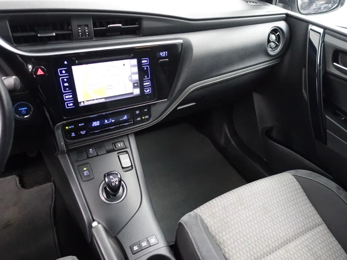1.8 Hybrid Dynamic Aut- Camera, Navigatie, Comfort Interieur, Lane Assist, Clima