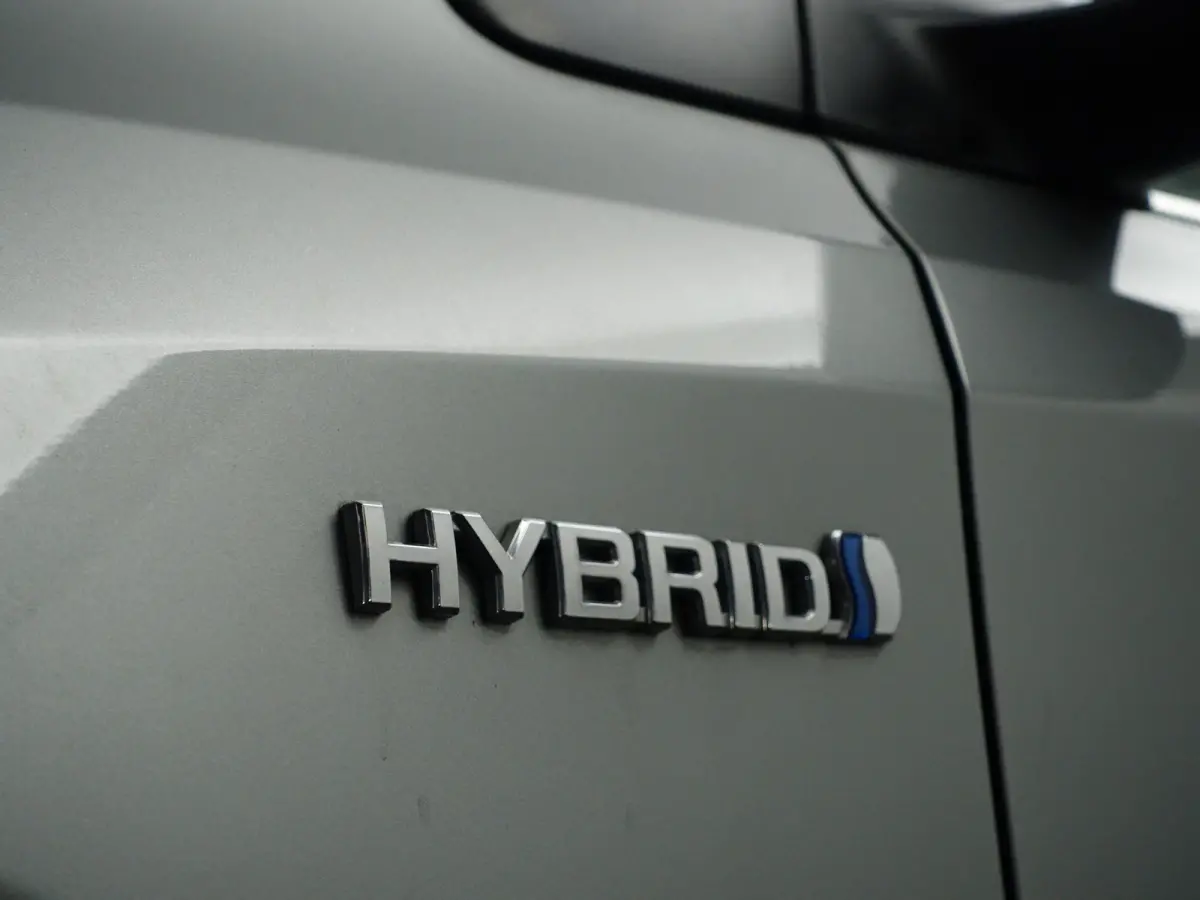 1.8 Hybrid Dynamic Aut- Camera, Navigatie, Comfort Interieur, Lane Assist, Clima