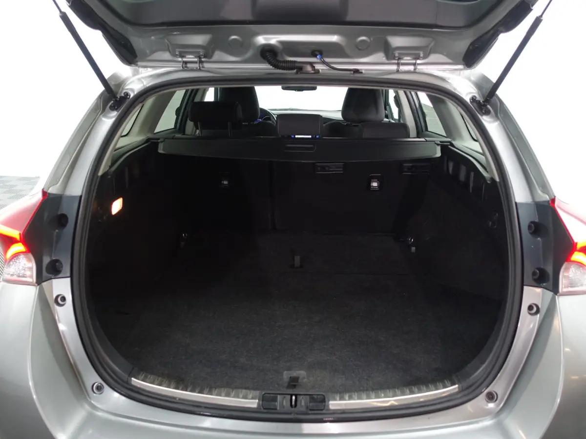 1.8 Hybrid Dynamic Aut- Camera, Navigatie, Comfort Interieur, Lane Assist, Clima