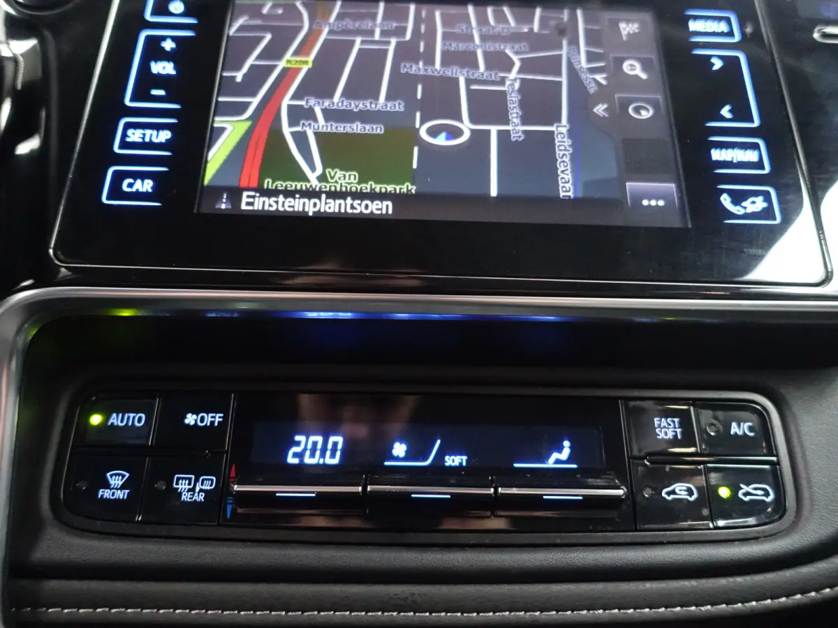 1.8 Hybrid Dynamic Aut- Camera, Navigatie, Comfort Interieur, Lane Assist, Clima