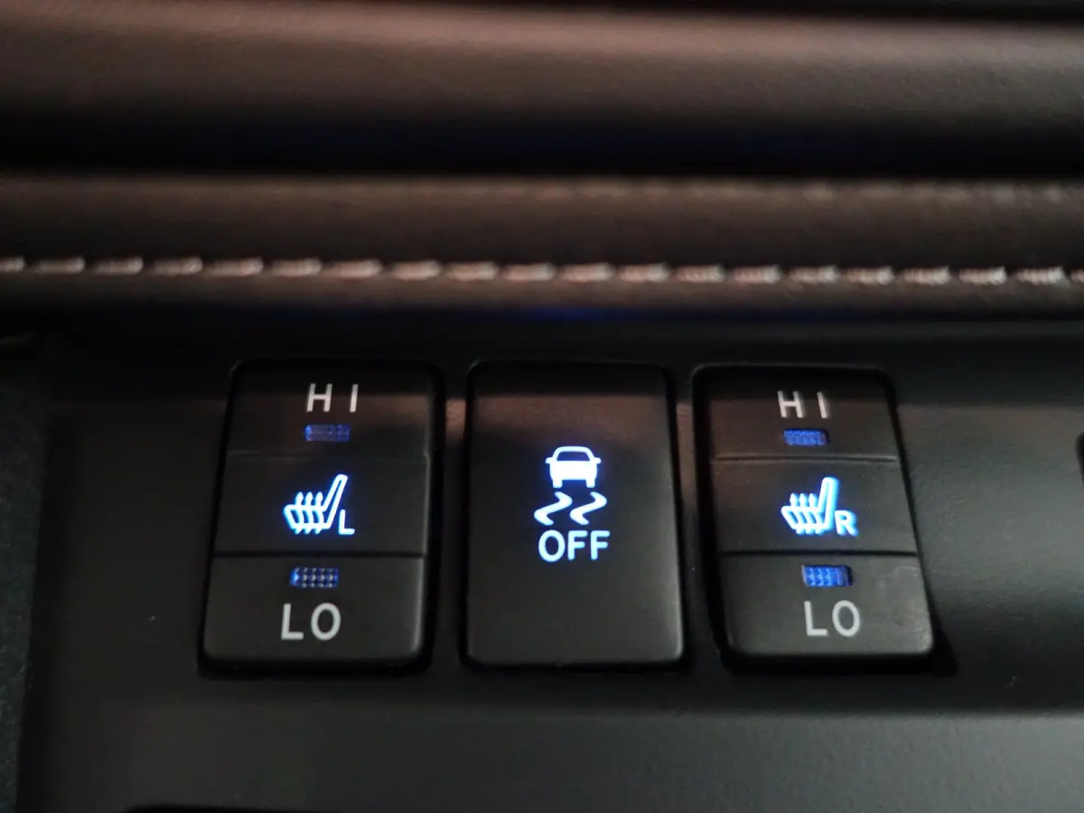 1.8 Hybrid Dynamic Aut- Lane Assist, Navi, Camera, Clima, Park Assist, Cruise
