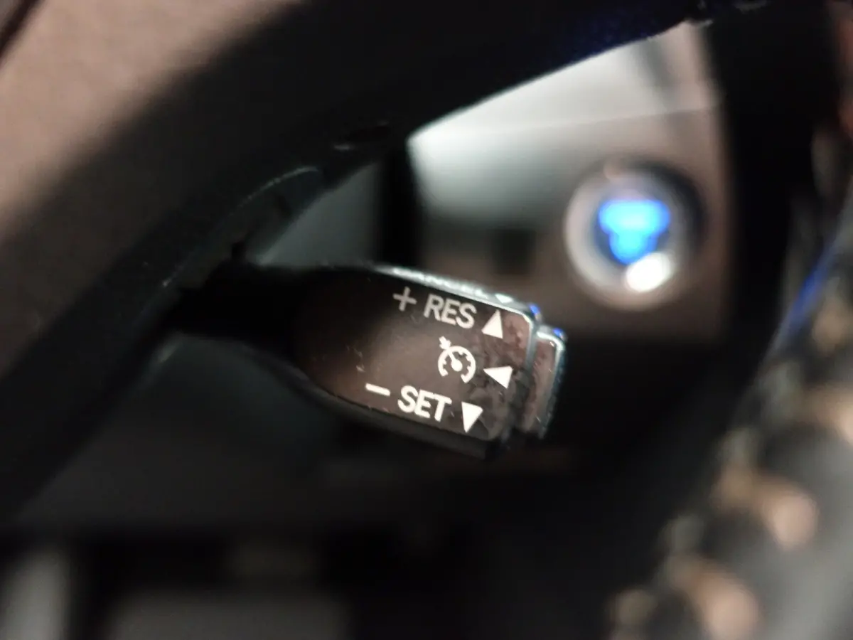 1.8 Hybrid Dynamic Aut- Lane Assist, Navi, Camera, Clima, Park Assist, Cruise