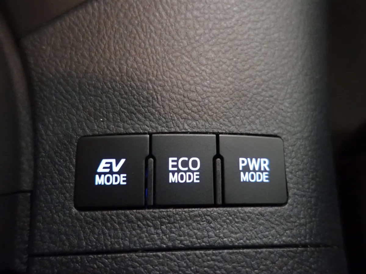 1.8 Hybrid Dynamic Aut- Lane Assist, Navi, Camera, Clima, Park Assist, Cruise
