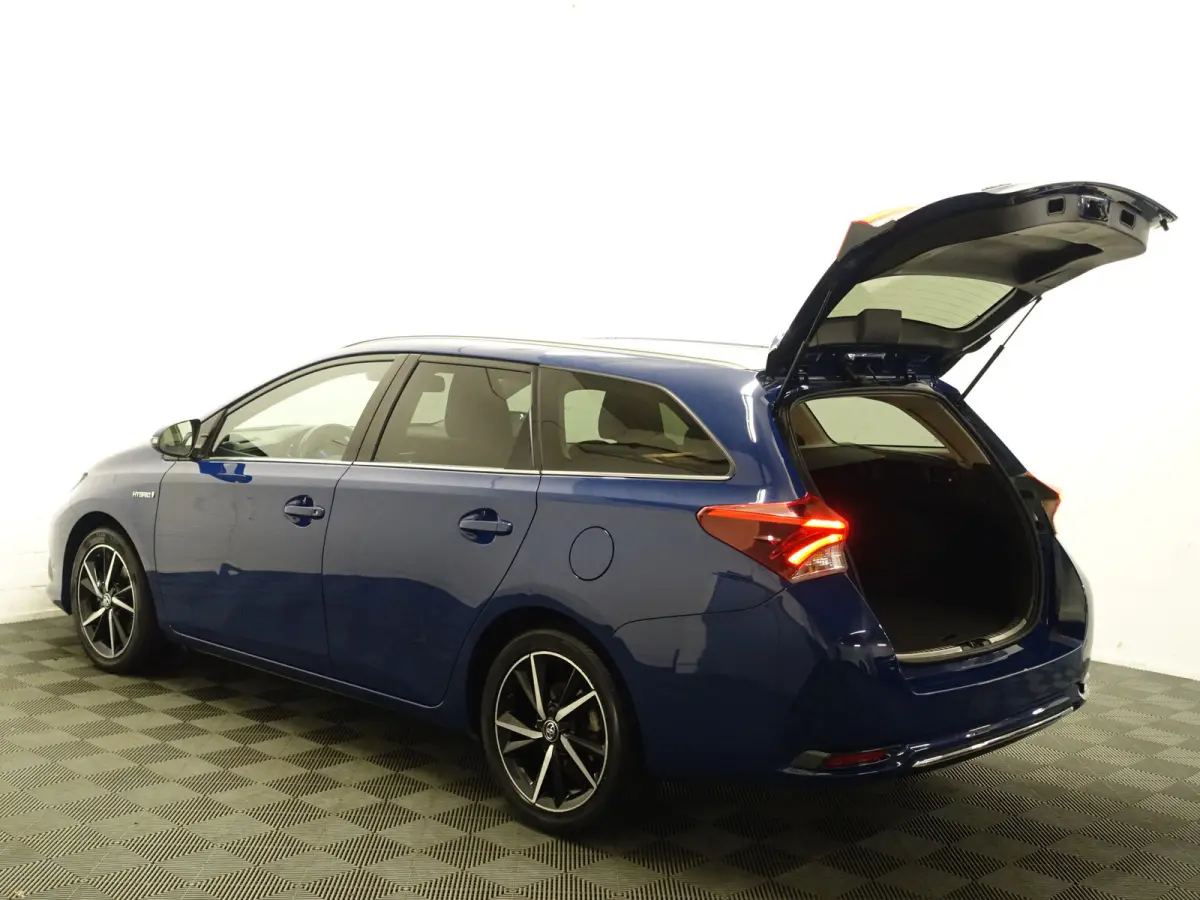 1.8 Hybrid Dynamic Aut- Lane Assist, Navi, Camera, Clima, Park Assist, Cruise