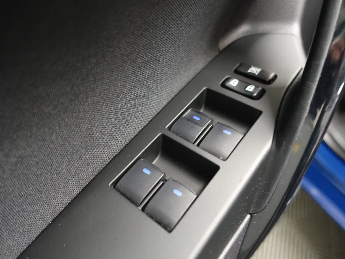 1.8 Hybrid Dynamic Aut- Lane Assist, Navi, Camera, Clima, Park Assist, Cruise