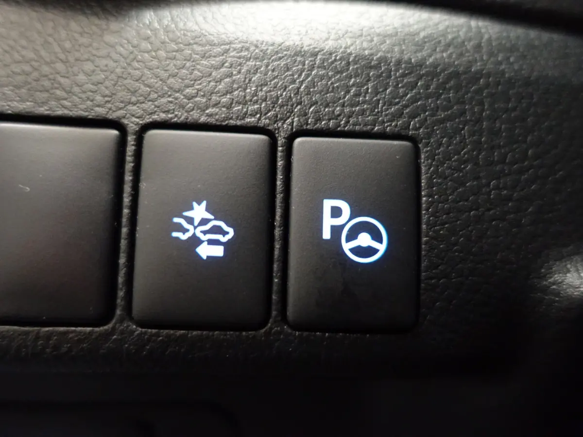 1.8 Hybrid Dynamic Aut- Lane Assist, Navi, Camera, Clima, Park Assist, Cruise