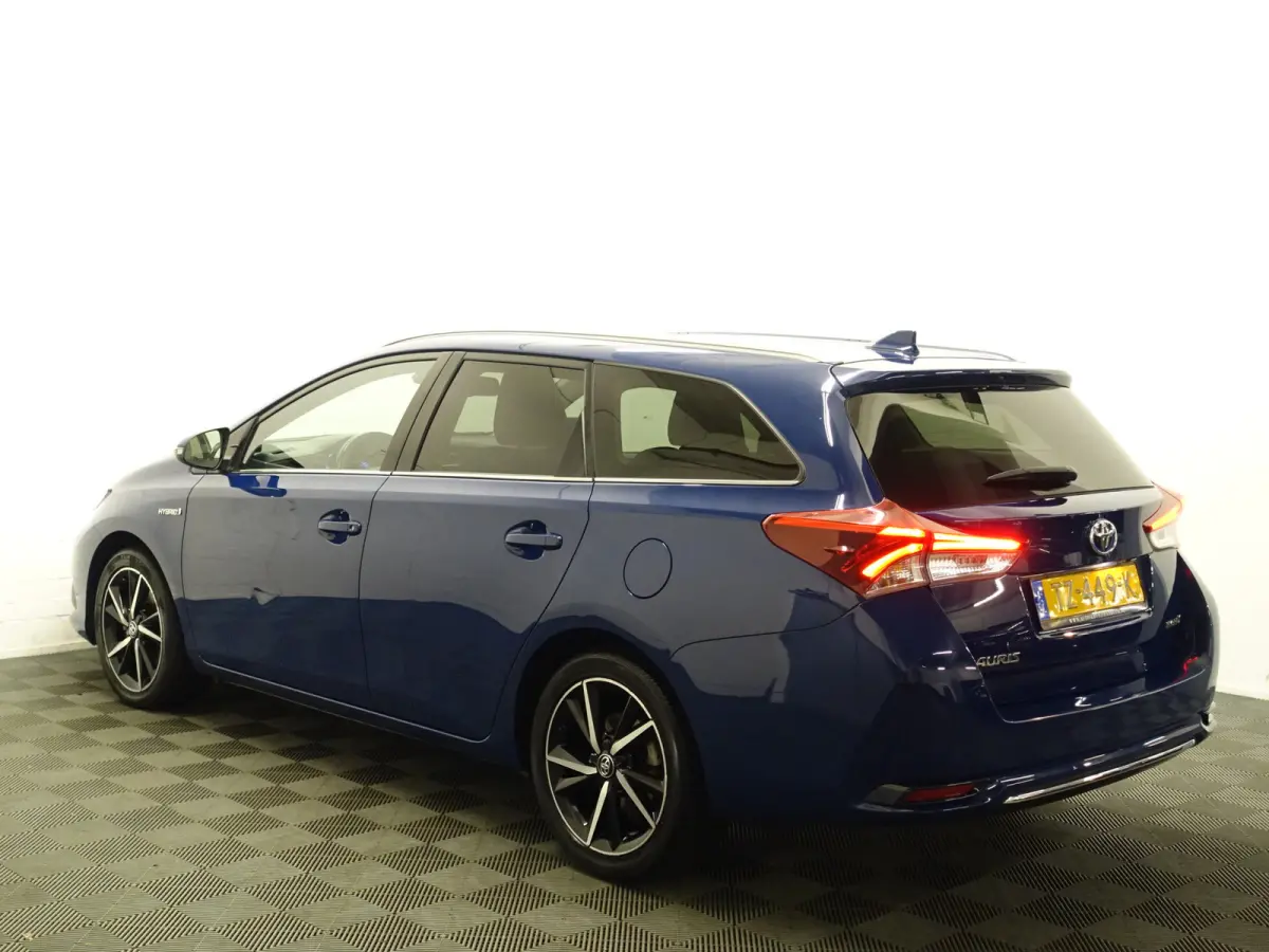 1.8 Hybrid Dynamic Aut- Lane Assist, Navi, Camera, Clima, Park Assist, Cruise