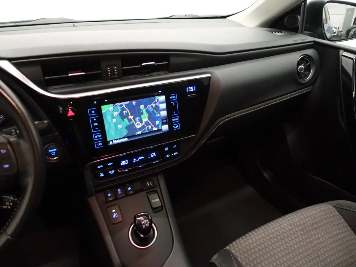 1.8 Hybrid Dynamic Aut- Lane Assist, Navi, Camera, Clima, Park Assist, Cruise