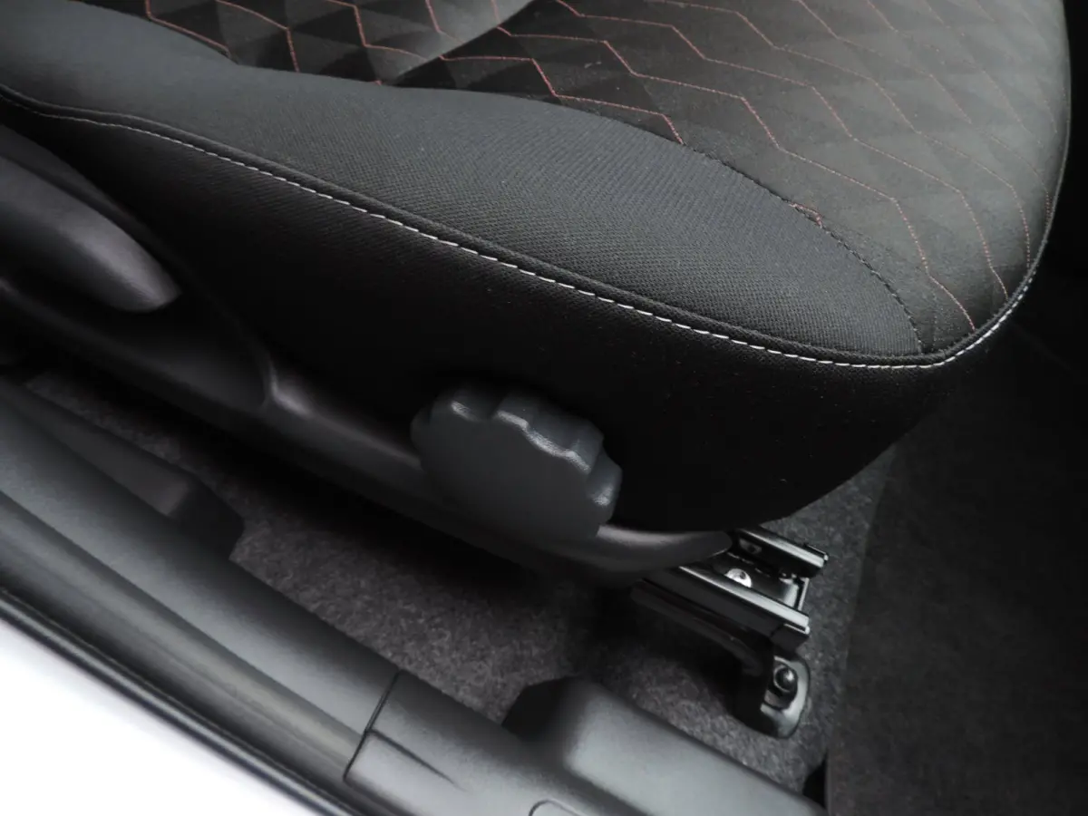 1.2 Intense AUTOMAAT 6.100km | 1e Eig | NL auto | Stoelverw | ECC | CarPlay | 14” Lmvelgen | Camera | DAB