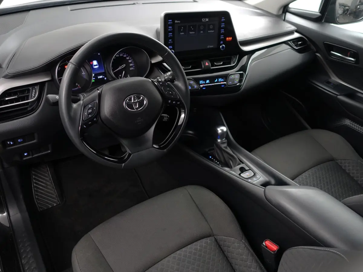 1.8 Hybrid Active Aut- Carplay, Android Auto, Camera, Xenon Led, Park Assist, Lane Assist, Ada Cruise