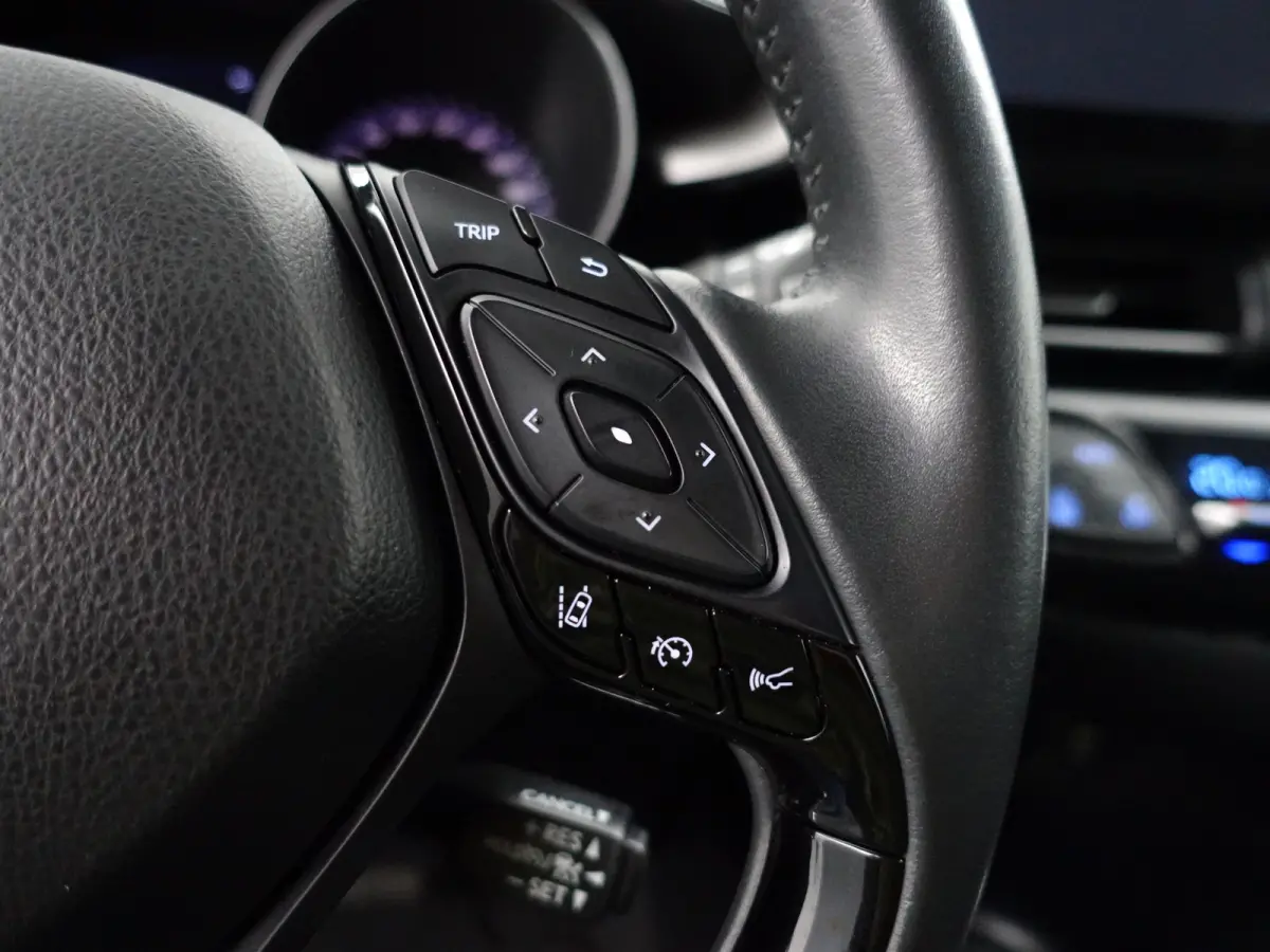 1.8 Hybrid Active Aut- Carplay, Android Auto, Camera, Xenon Led, Park Assist, Lane Assist, Ada Cruise