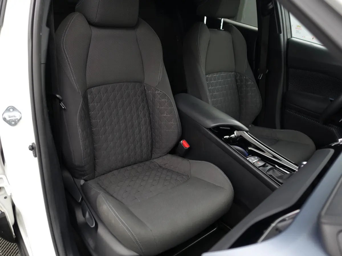 2.0 Hybrid Olympic Executive Edition Aut- Stuur/Stoelverwarming, Ada cruise, JBL Audio, Park Assist, Park Pilot