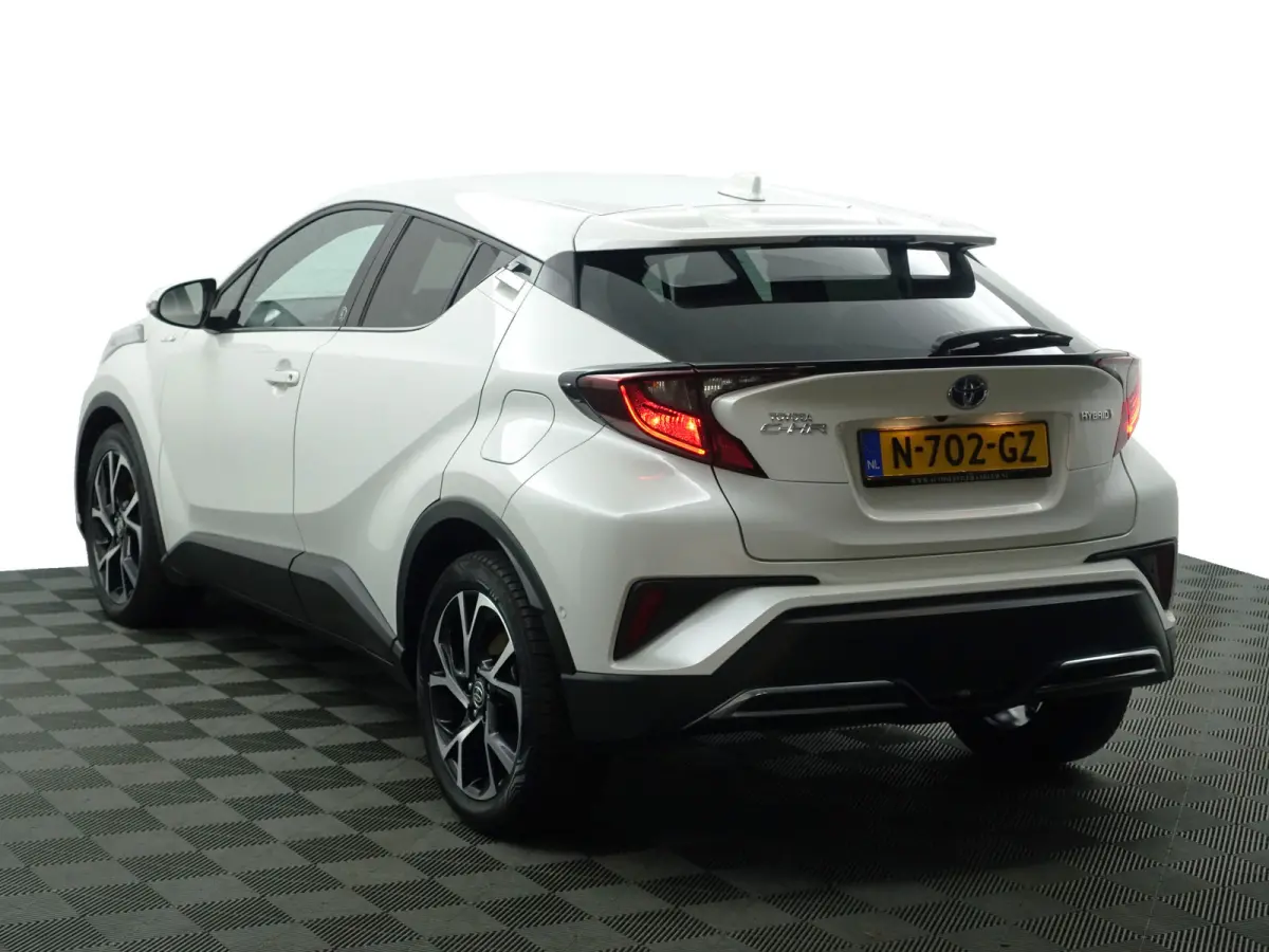 2.0 Hybrid Olympic Executive Edition Aut- Stuur/Stoelverwarming, Ada cruise, JBL Audio, Park Assist, Park Pilot