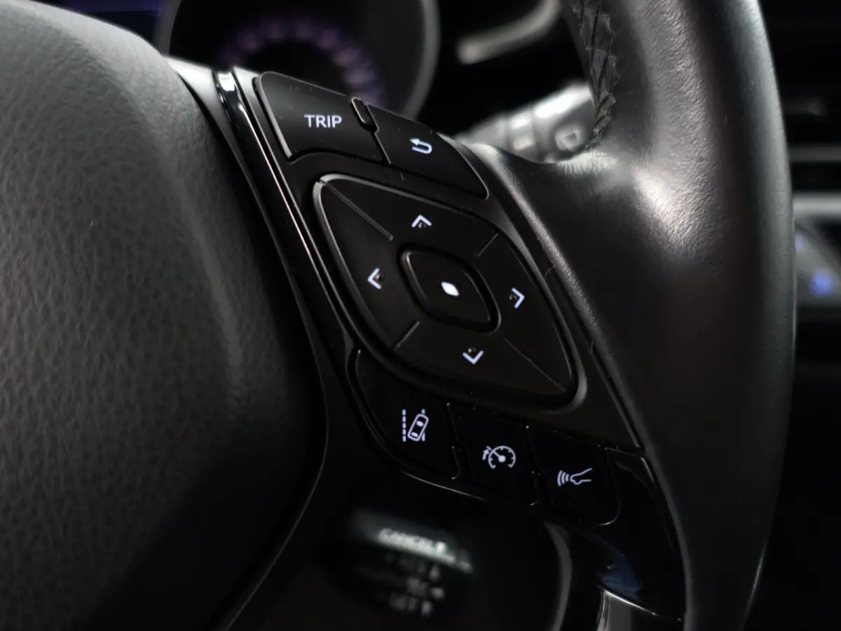 1.8 Hybrid Dynamic Aut- Xenon Led, Camera, Ada Cruise, Park Assist, Navi, Clima, Keyless