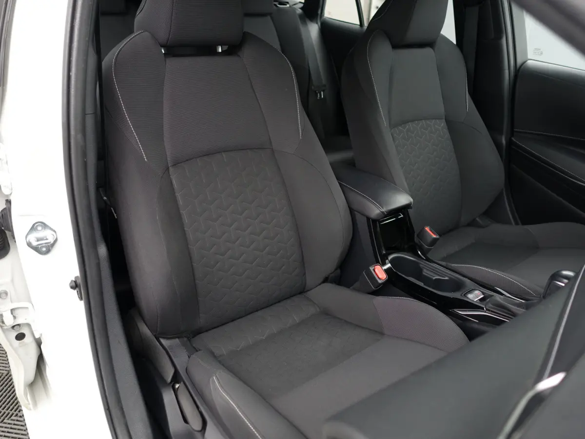 1.8 Hybrid Executive Aut- Head Up, Virtual cockpit, Stoelverwarming, Carplay, Park Pilot, Park Assist, Camera