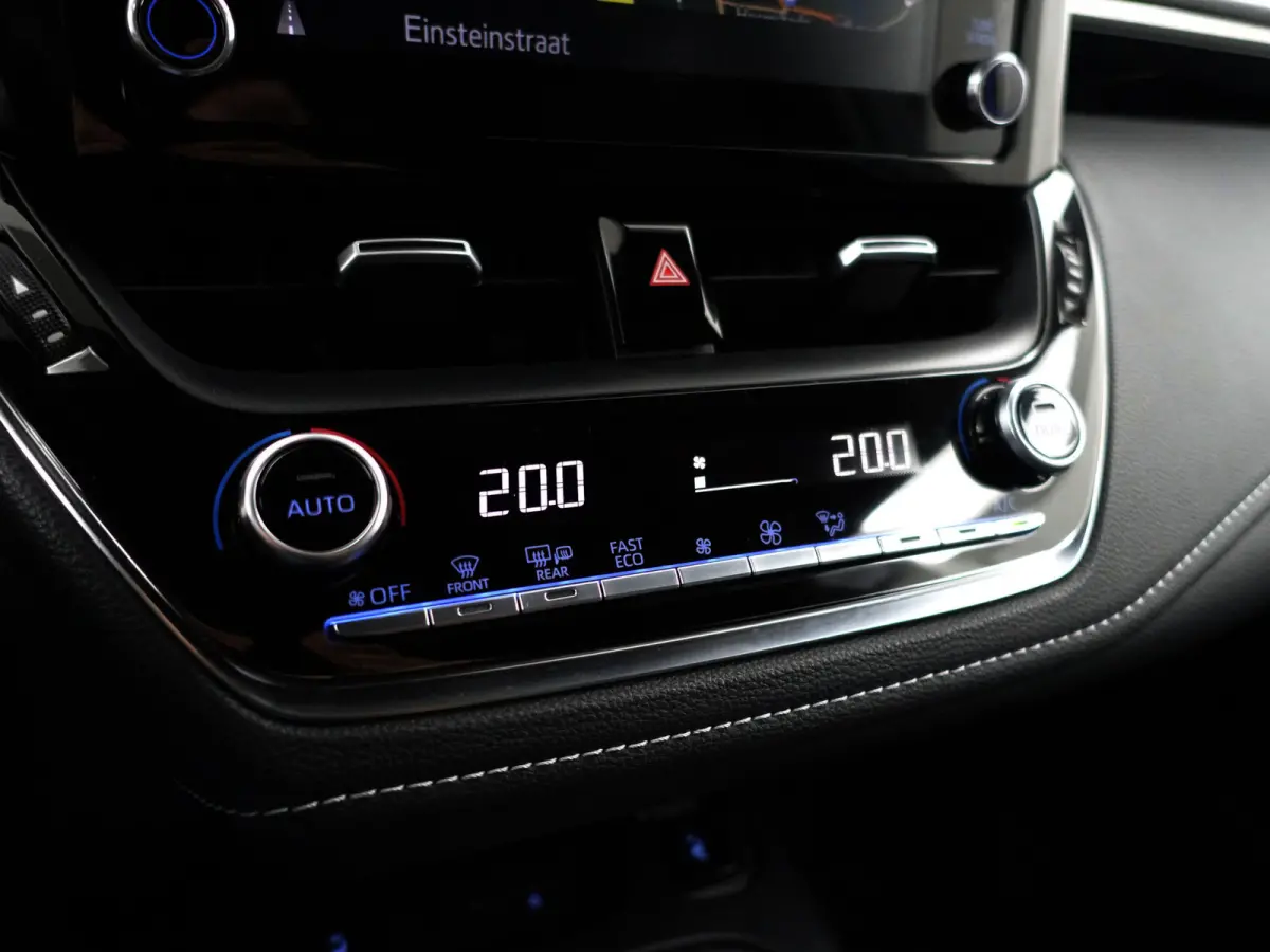 1.8 Hybrid Executive Aut- Head Up, Virtual cockpit, Stoelverwarming, Carplay, Park Pilot, Park Assist, Camera