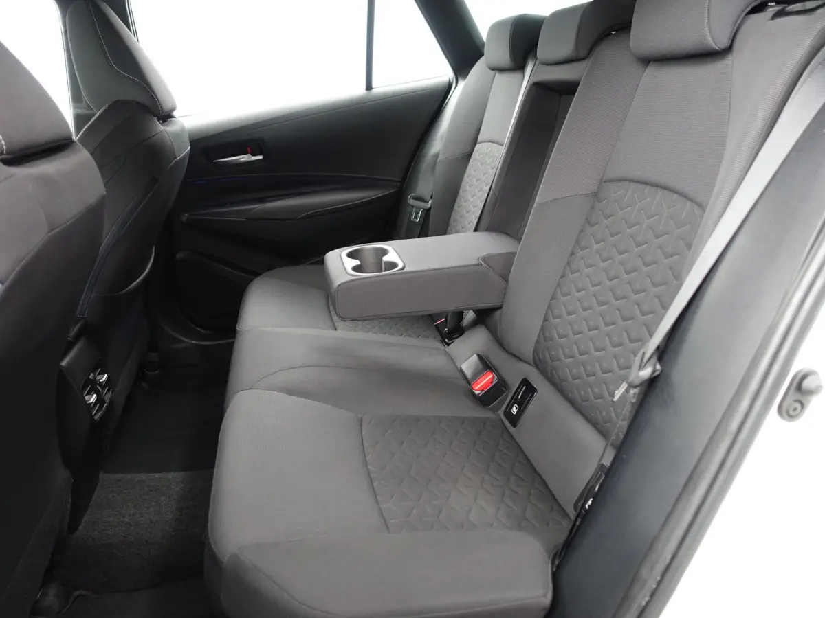1.8 Hybrid Executive Aut- Head Up, Virtual cockpit, Stoelverwarming, Carplay, Park Pilot, Park Assist, Camera