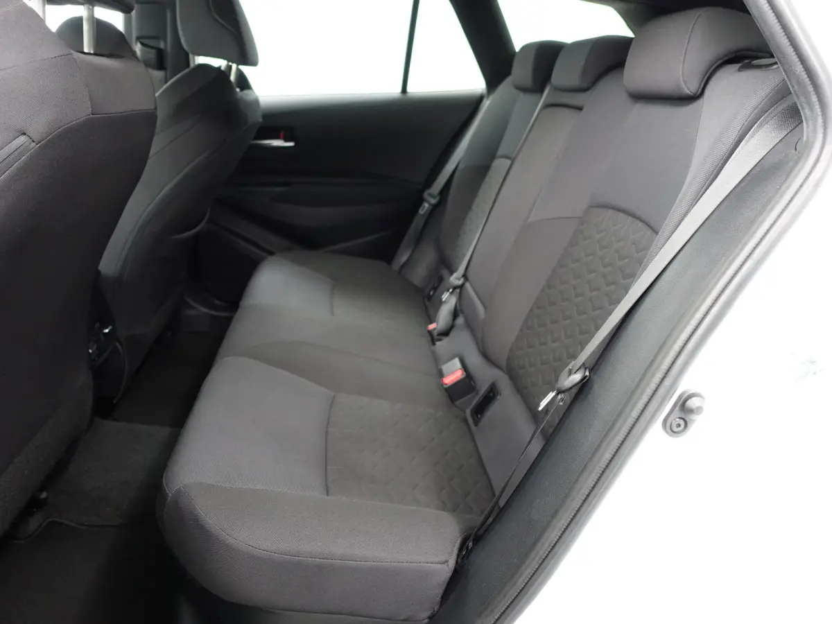 2.0 Hybrid Business Plus Aut- Ada Cruise, Lane Assist, Xenon Led, Camera, Stoelverwarming, Navi, Comfort Interieur