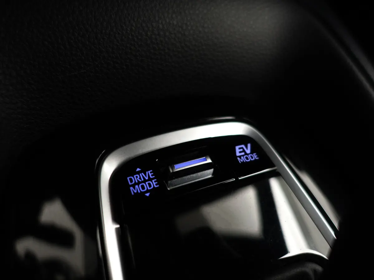 2.0 Hybrid Business Plus Aut- Ada Cruise, Lane Assist, Xenon Led, Camera, Stoelverwarming, Navi, Comfort Interieur