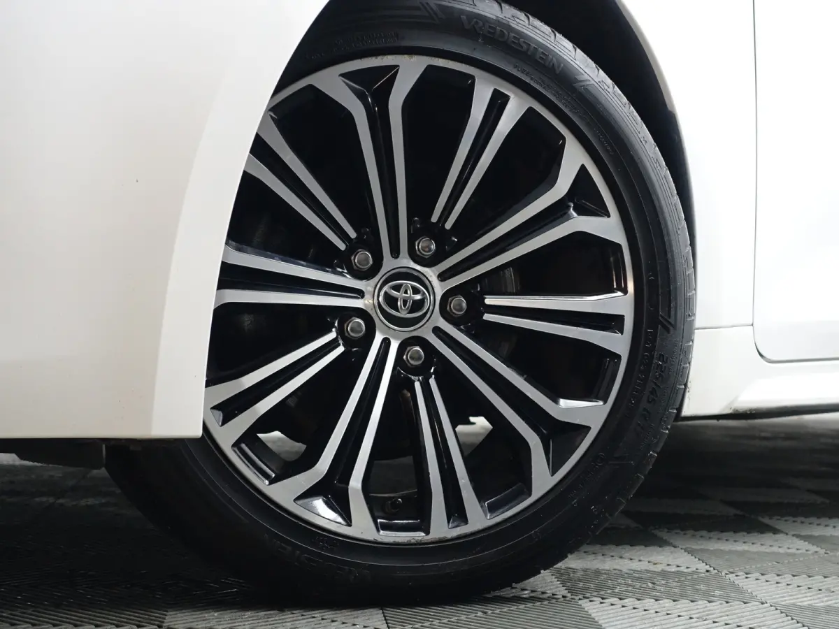 2.0 Hybrid Business Plus Aut- Ada Cruise, Lane Assist, Xenon Led, Camera, Stoelverwarming, Navi, Comfort Interieur