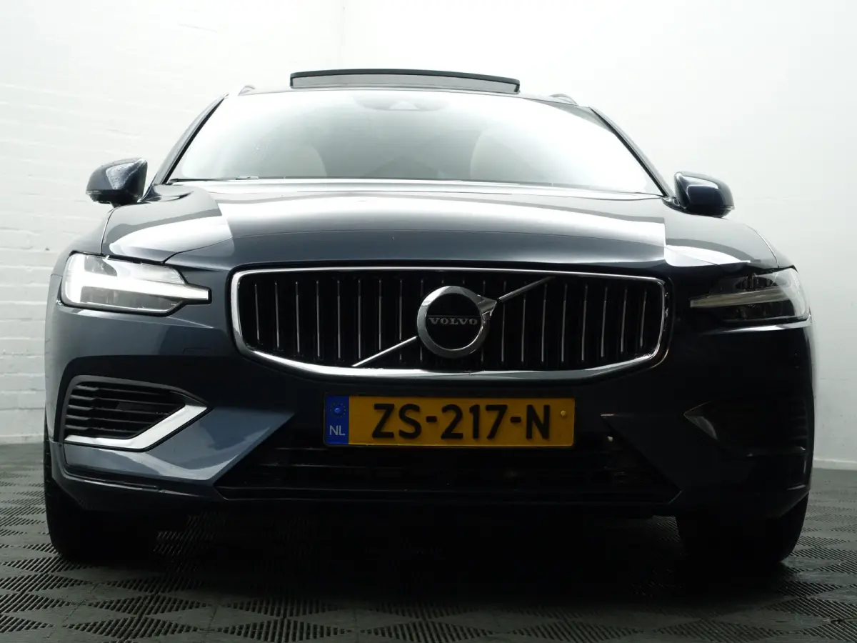 2.0 T8 Twin Engine AWD Inscription- Design Leder, Panoramadak, Head Up, Memory, Blis, Xenon Led