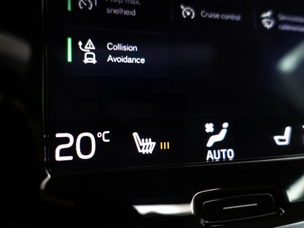 2.0 T8 Twin Engine AWD Inscription- Design Leder, Panoramadak, Head Up, Memory, Blis, Xenon Led