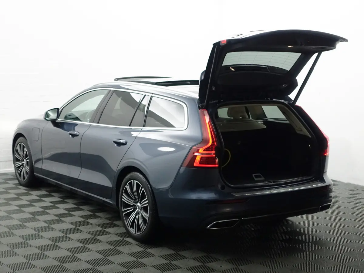 2.0 T8 Twin Engine AWD Inscription- Design Leder, Panoramadak, Head Up, Memory, Blis, Xenon Led