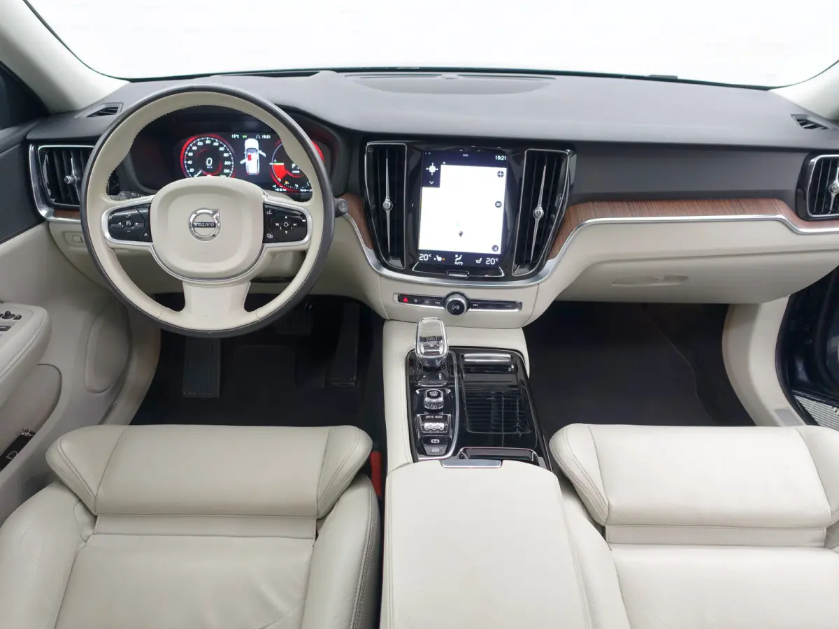 2.0 T8 Twin Engine AWD Inscription- Design Leder, Panoramadak, Head Up, Memory, Blis, Xenon Led