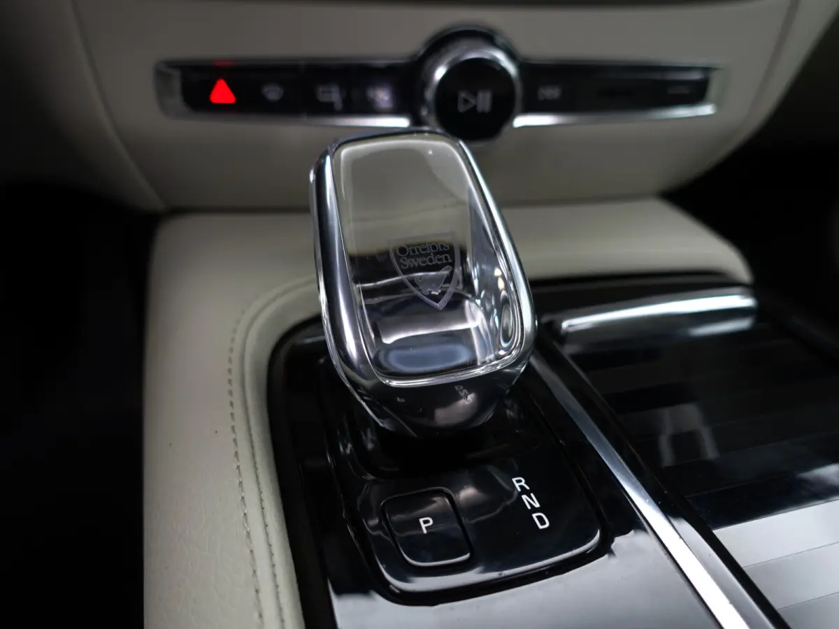 2.0 T8 Twin Engine AWD Inscription- Design Leder, Panoramadak, Head Up, Memory, Blis, Xenon Led