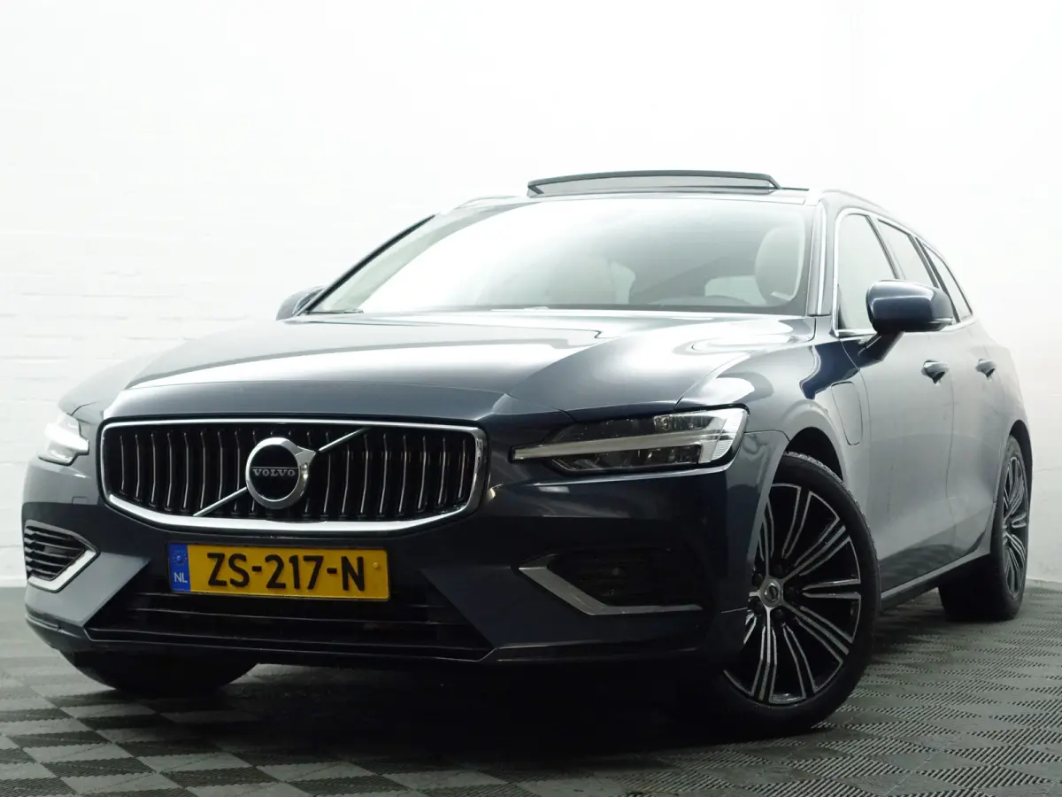 2.0 T8 Twin Engine AWD Inscription- Design Leder, Panoramadak, Head Up, Memory, Blis, Xenon Led