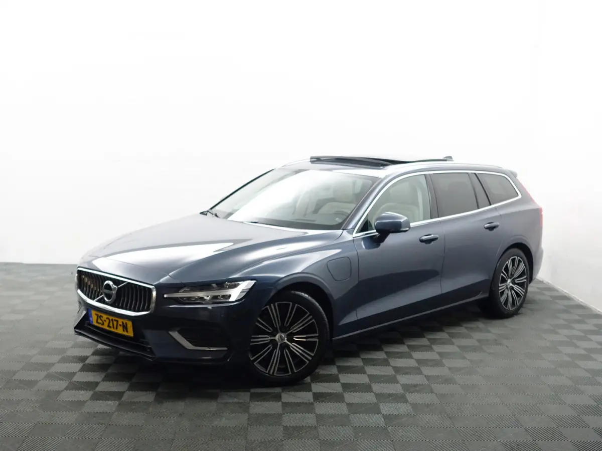 2.0 T8 Twin Engine AWD Inscription- Design Leder, Panoramadak, Head Up, Memory, Blis, Xenon Led