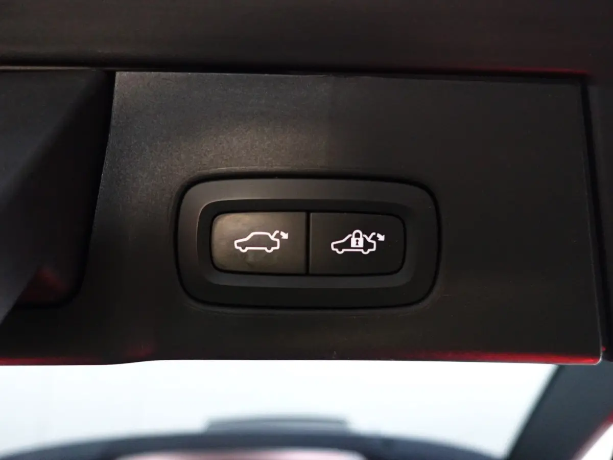 2.0 T8 AWD Inscription Aut- Head Up, Elek Trekhaak, Panoramadak, Harman Kardon, Stoel/Stuurverwarming
