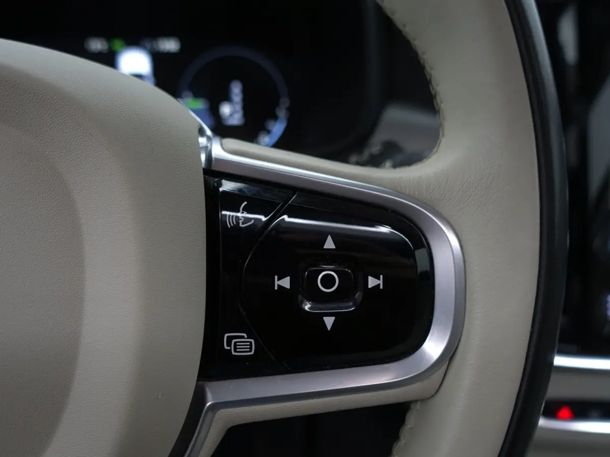 2.0 T8 AWD Inscription Aut- Panodak, Xenon led, Stuur/Stoelverwarming, Elek Trekhaak, Lane Assist, Blis, Dynamic Select