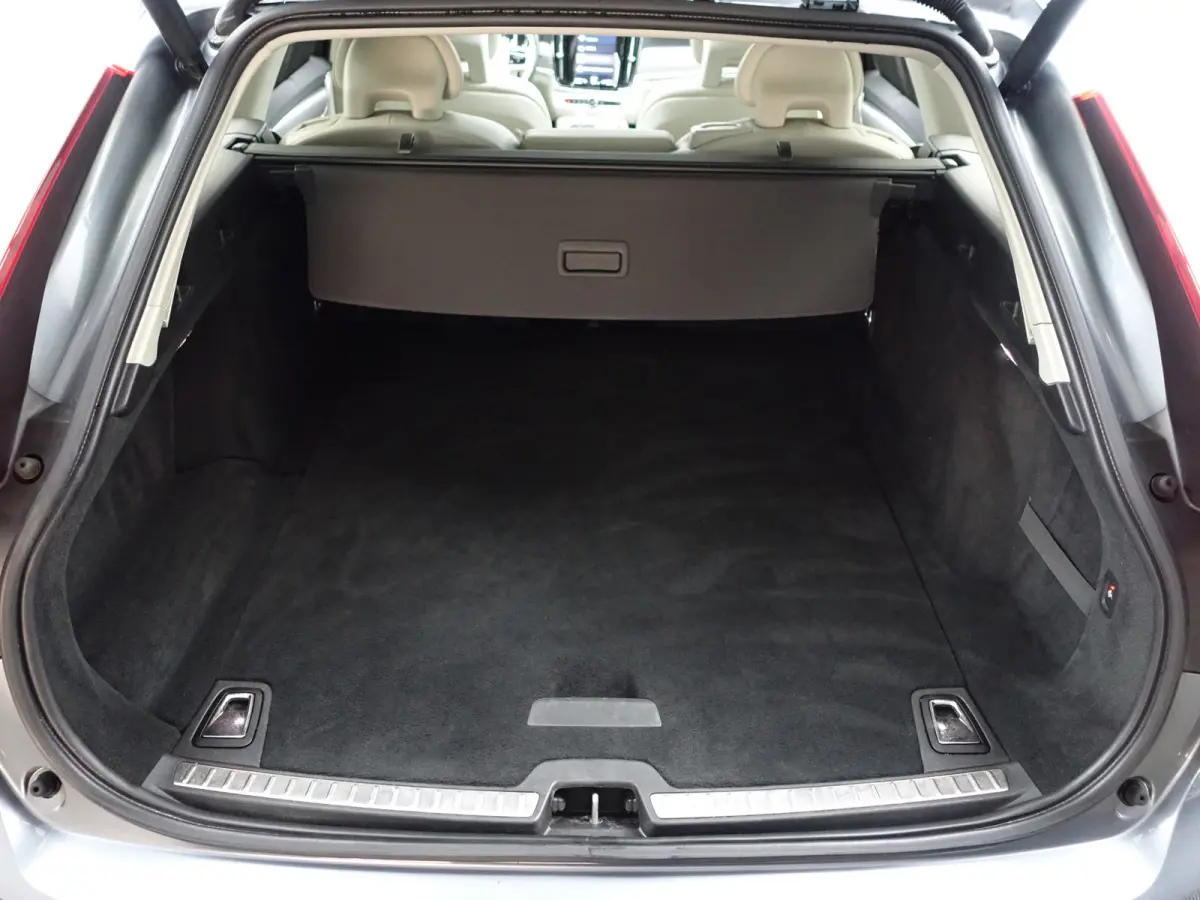 2.0 T8 AWD Inscription Aut- Panodak, Xenon led, Stuur/Stoelverwarming, Elek Trekhaak, Lane Assist, Blis, Dynamic Select