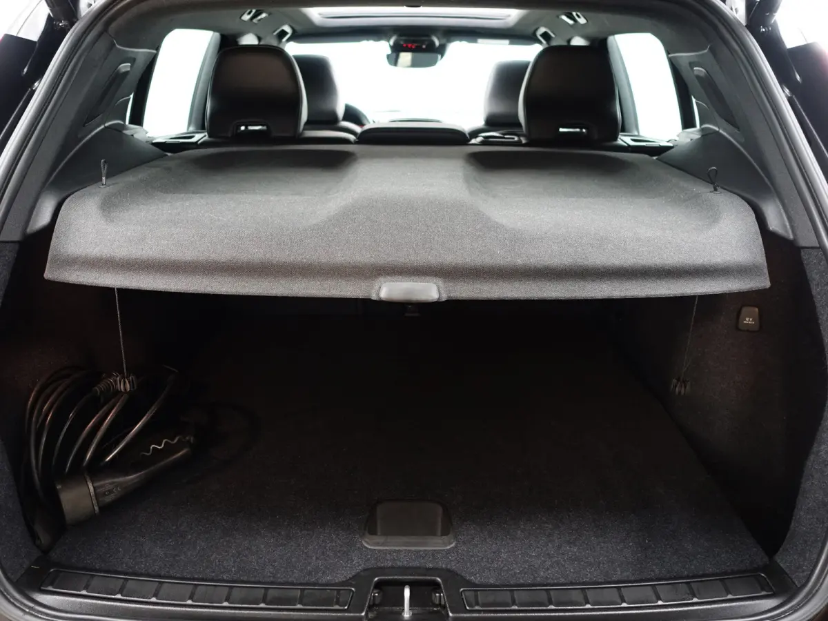1.5 T5 R-Design Aut- Panoramadak, Harman Kardon, Stoel Memory, Stuur/Stoelverwarming, Carplay