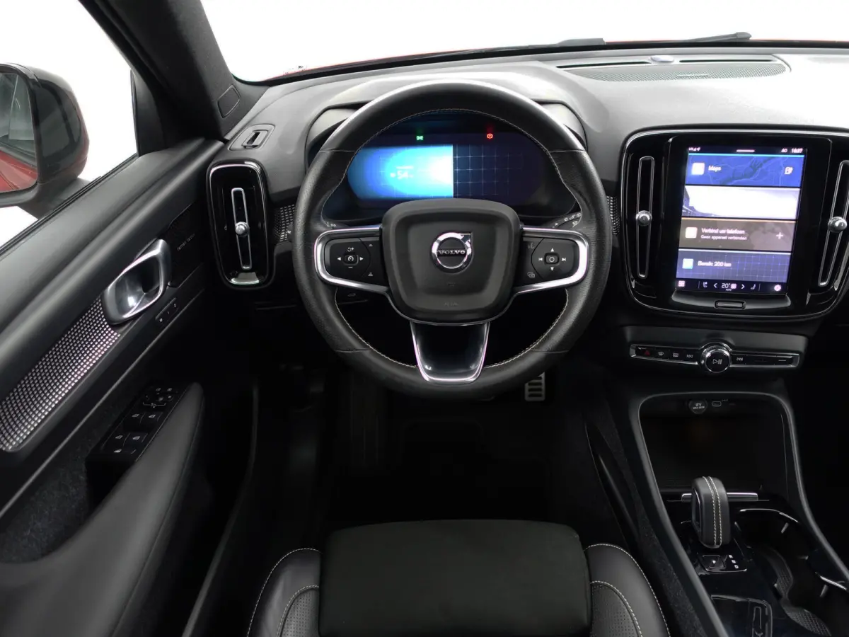 P8 AWD R-Design Aut- Two Tone, Panoramadak, Harman Kardon, 360 Camera, Carplay, Stuur/Stoelverwarming