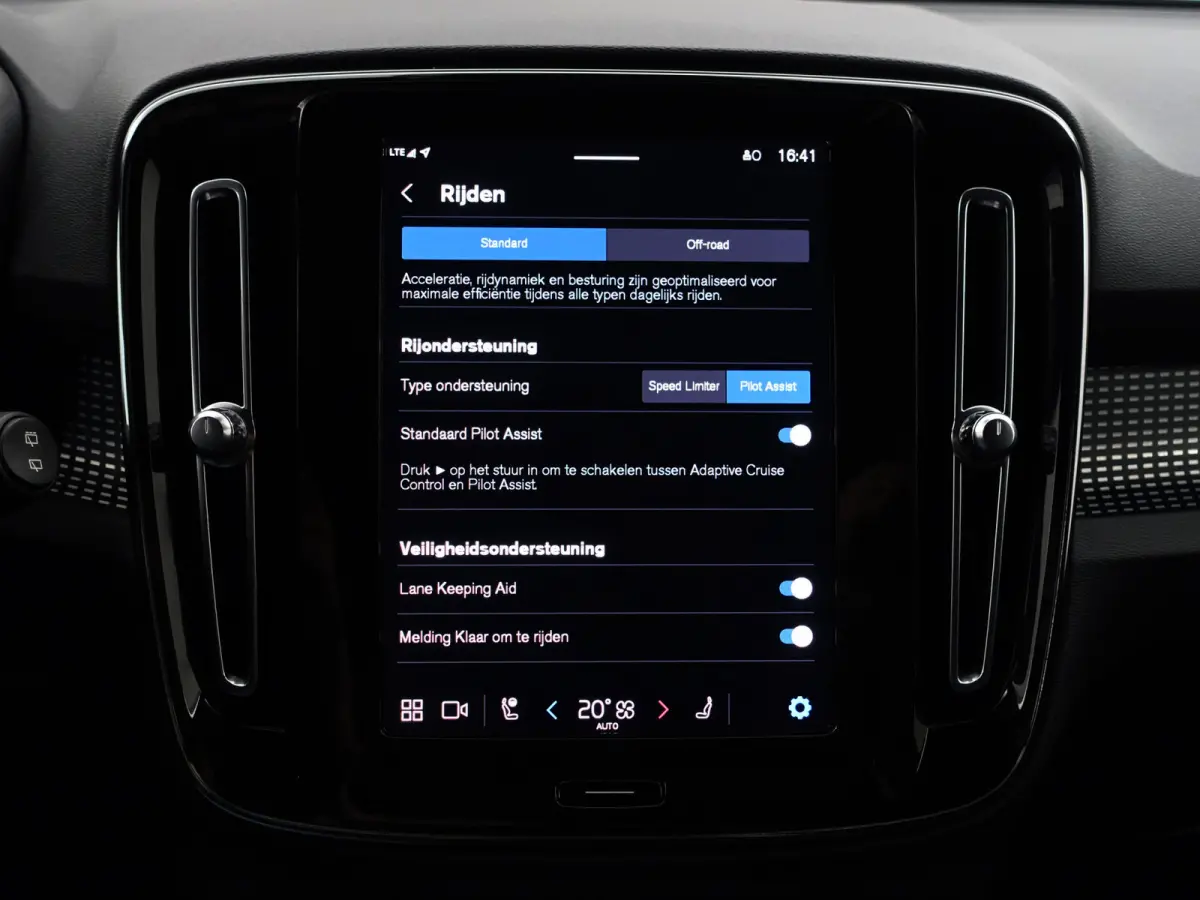 P8 AWD R-Design Aut- Two Tone, Panoramadak, Harman Kardon, 360 Camera, Carplay, Stuur/Stoelverwarming