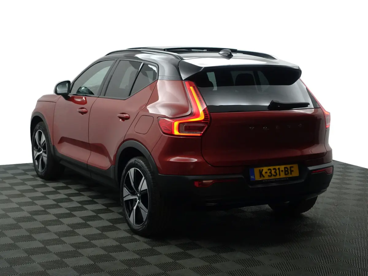 P8 AWD R-Design Aut- Two Tone, Panoramadak, Harman Kardon, 360 Camera, Carplay, Stuur/Stoelverwarming