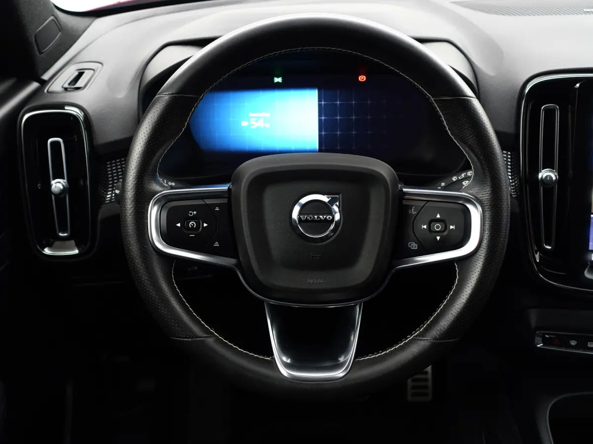 P8 AWD R-Design Aut- Two Tone, Panoramadak, Harman Kardon, 360 Camera, Carplay, Stuur/Stoelverwarming