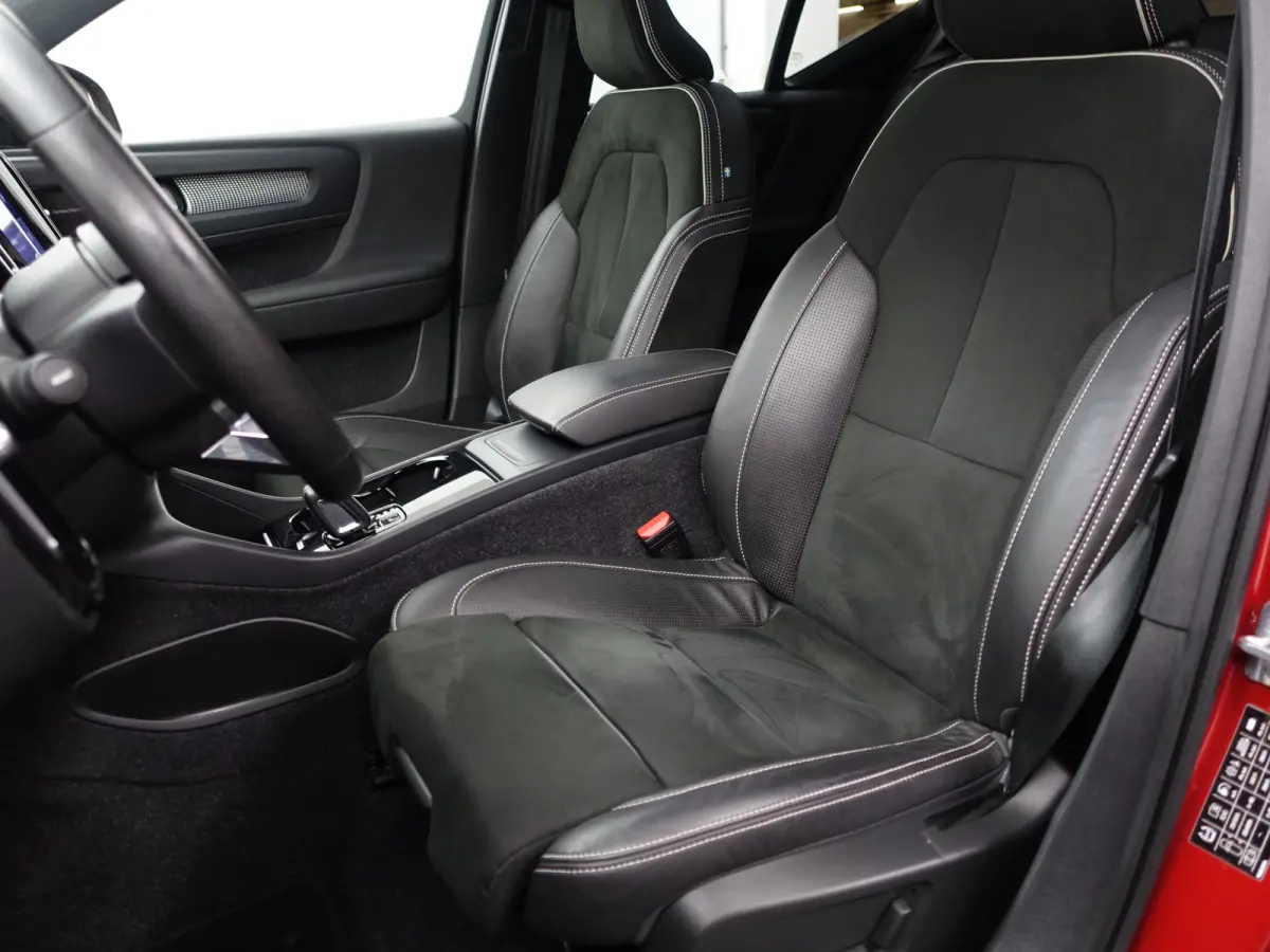 P8 AWD R-Design Aut- Two Tone, Panoramadak, Harman Kardon, 360 Camera, Carplay, Stuur/Stoelverwarming