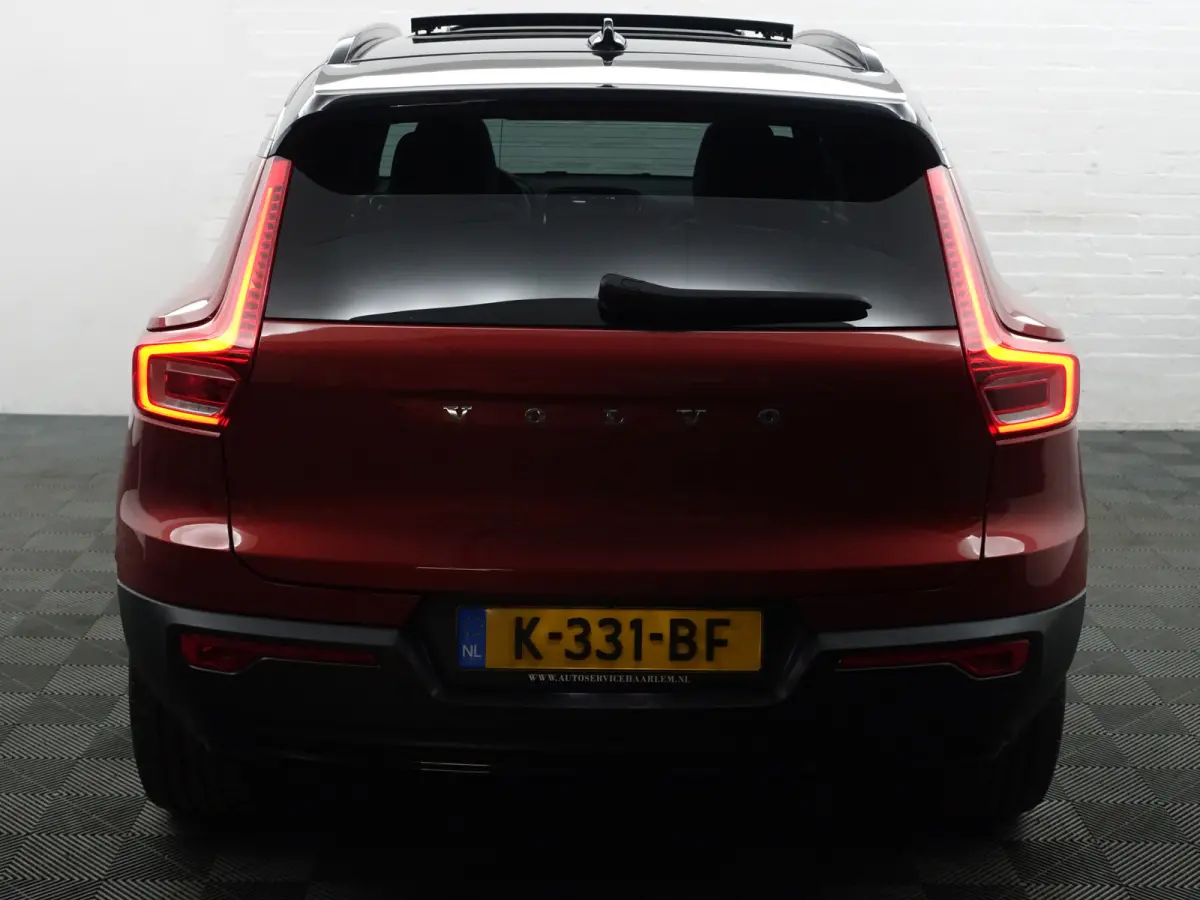 P8 AWD R-Design Aut- Two Tone, Panoramadak, Harman Kardon, 360 Camera, Carplay, Stuur/Stoelverwarming