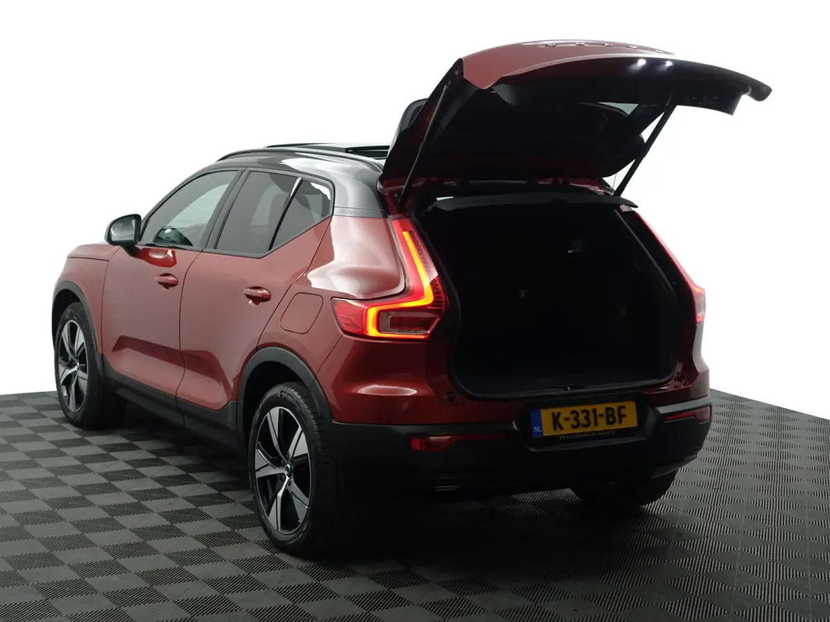 P8 AWD R-Design Aut- Two Tone, Panoramadak, Harman Kardon, 360 Camera, Carplay, Stuur/Stoelverwarming