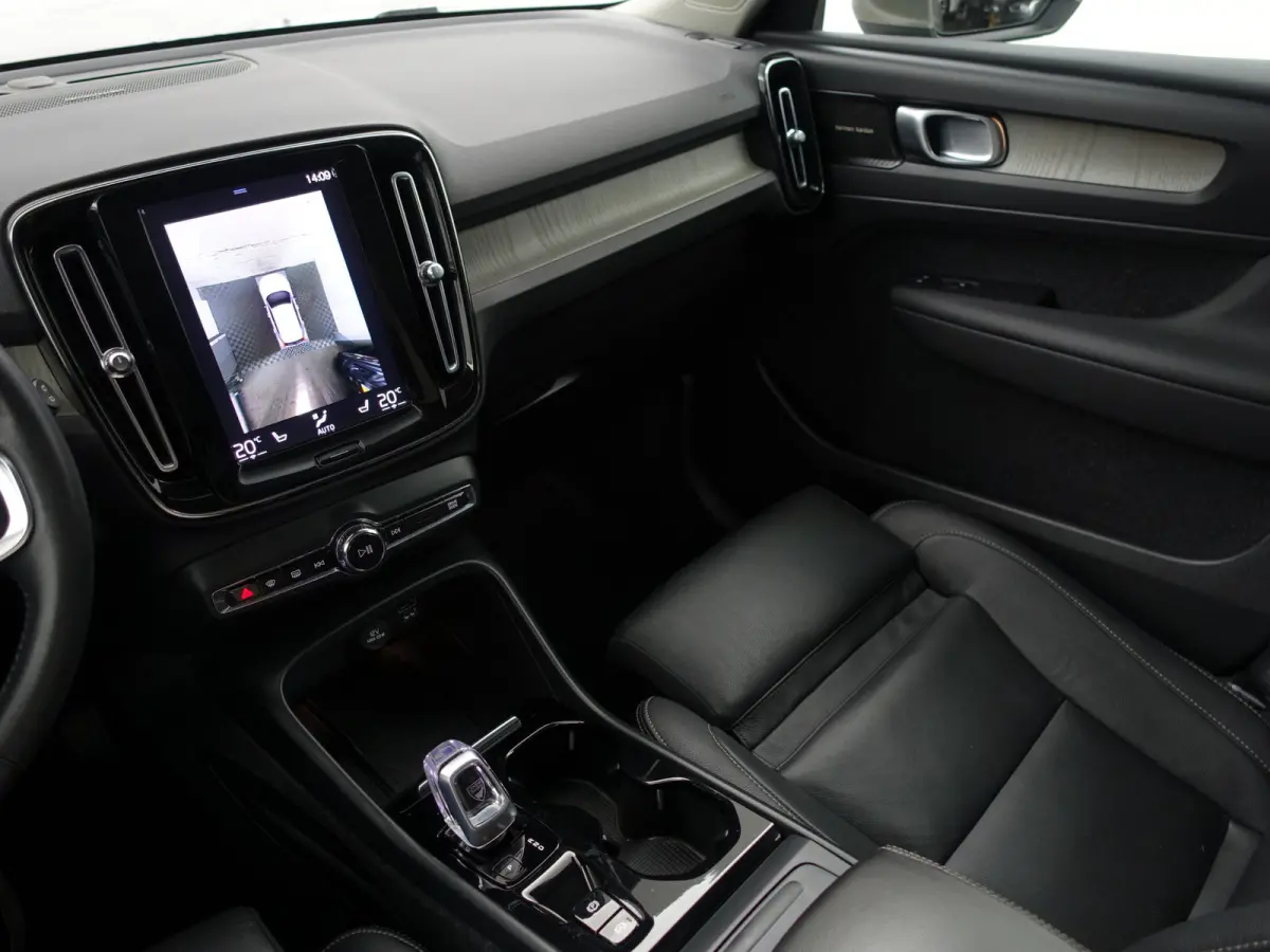 1.5 T3 Inscription Aut- Panodak, Harman Kardon, Stuur/Stoelverwarming, Lane Assist, Xenon Led, Virtual Cockpit