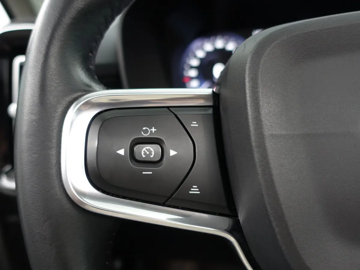 1.5 T3 Inscription Aut- Panodak, Harman Kardon, Stuur/Stoelverwarming, Lane Assist, Xenon Led, Virtual Cockpit